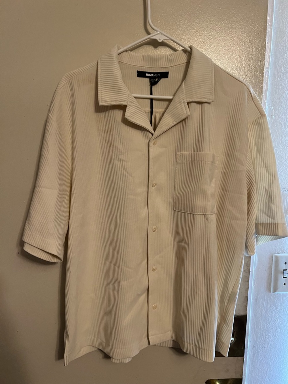 Fashion Nova Men Cream Short-Sleeve Collar Button-Up Shirt